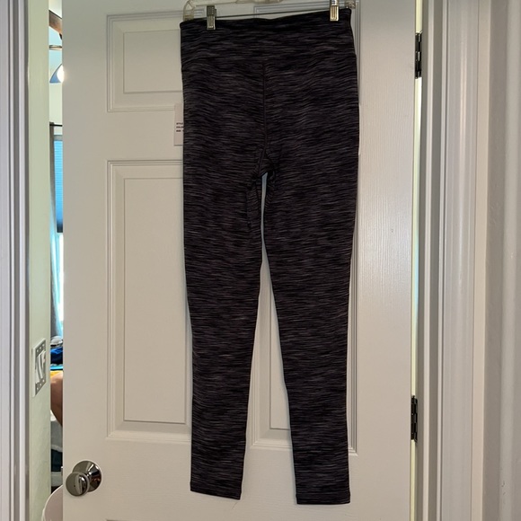 Flex’n Leggings in Heather Grey - Picture 4 of 8